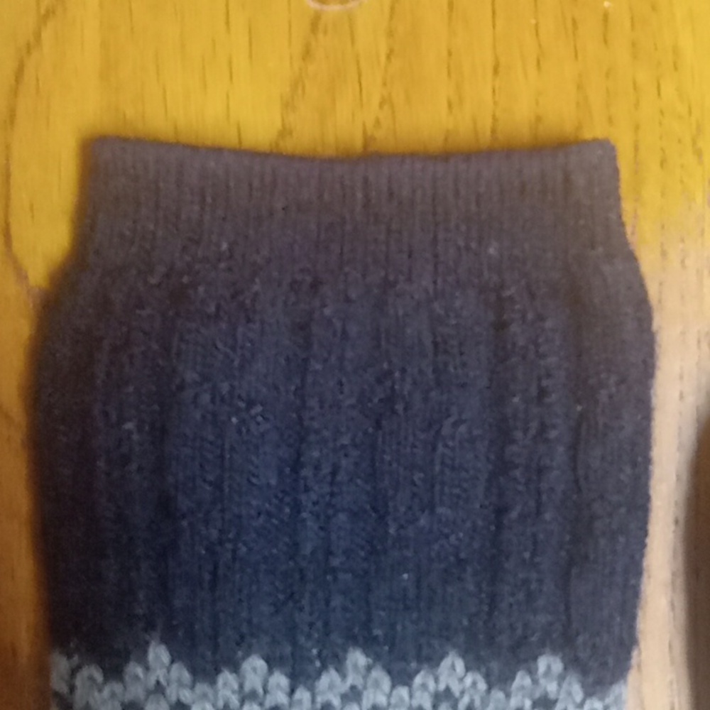 Patterned Gray And Black Socks - image 2